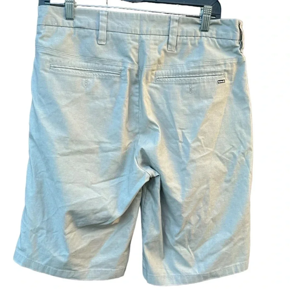 Hurley men's size 30 khaki shorts, missing back button